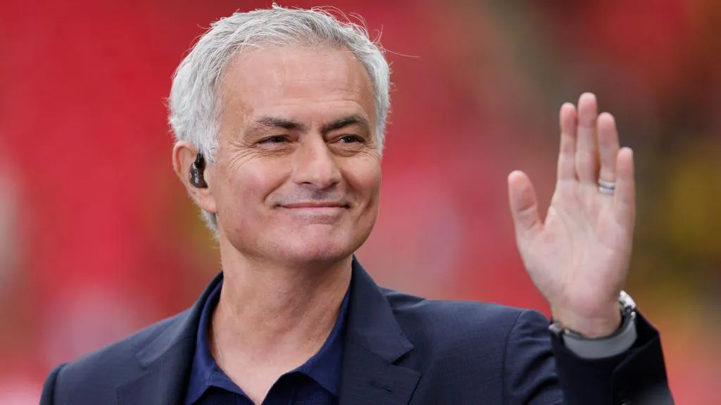 Which person says not to Benfica? - Mourinho arrives for talks